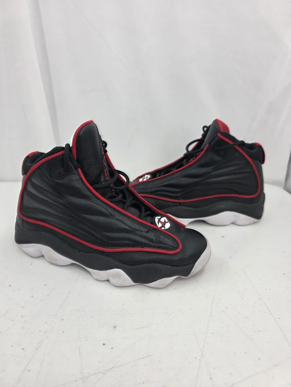 Nike Jordan Pro Strong University Basketball Shoes Sneaker DC7911-061 Size 7Y.
